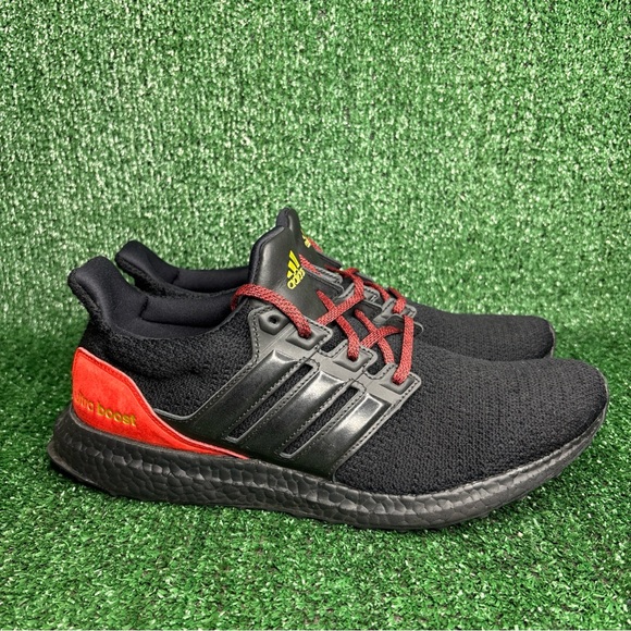 Adidas Ultraboost DNA Black Red Running Shoes Sneaker Men’s Size 11.5 - Picture 1 of 12